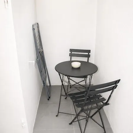 Climatise Avec Balcon, 5 Min De La Citadelle Apartmán Blaye